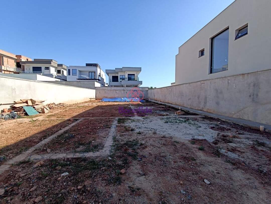 Terreno à venda no Jardim das Samambaias: 