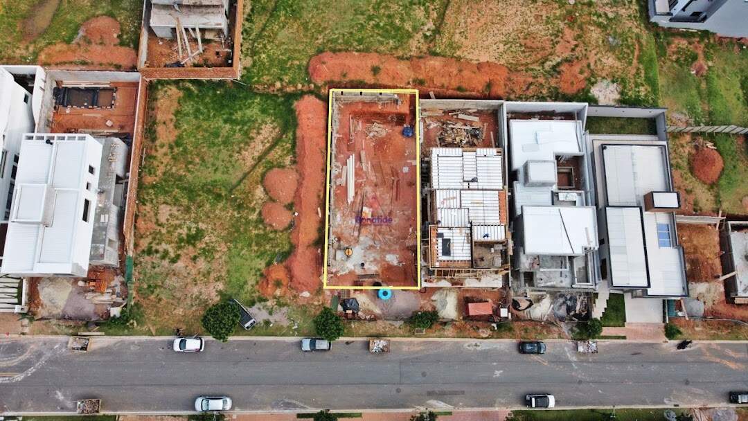 Terreno à venda no Jardim das Samambaias: 