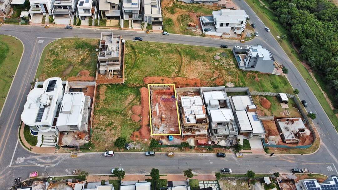 Terreno à venda no Jardim das Samambaias: 