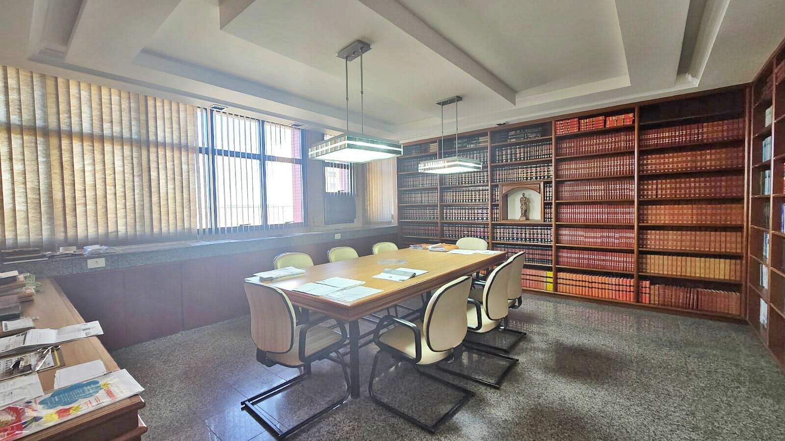 Sala à venda no Centro: 