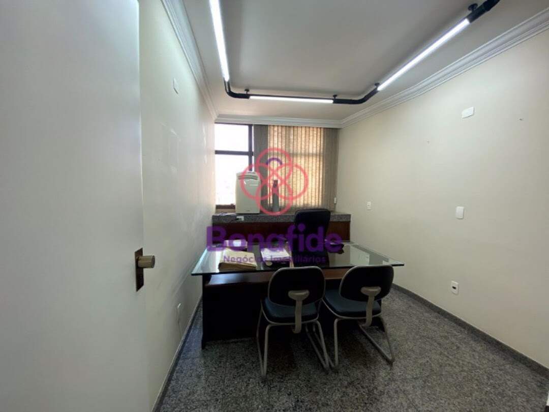 Sala à venda no Centro: 