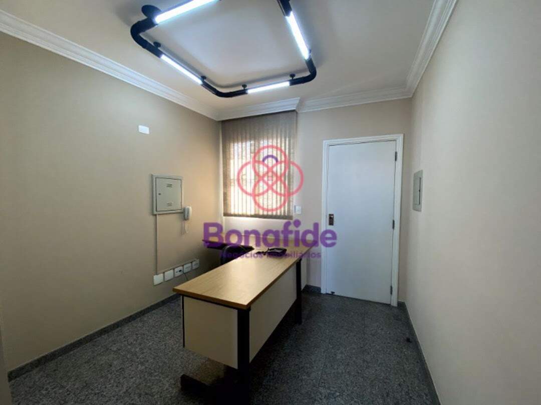 Sala à venda no Centro: 