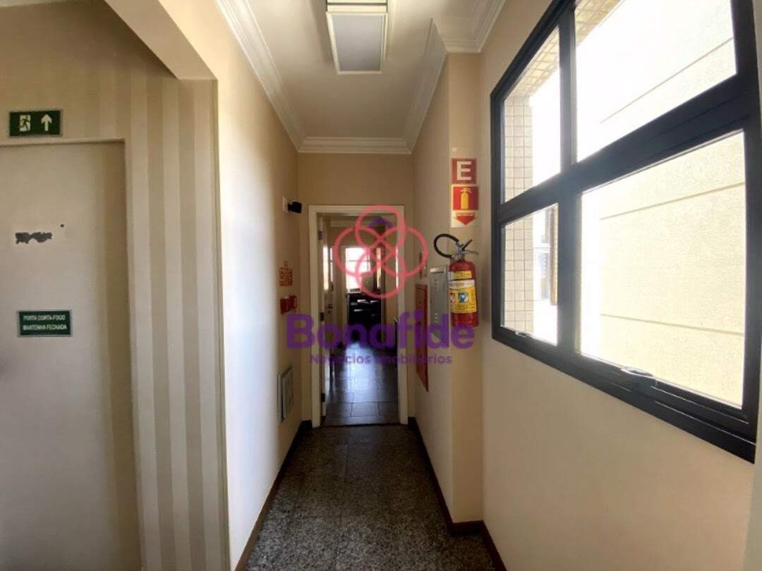 Sala à venda no Centro: 