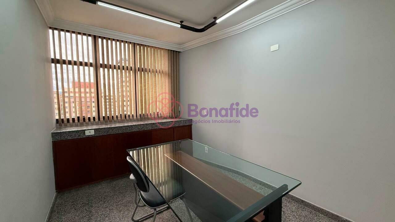 Sala à venda no Centro: 