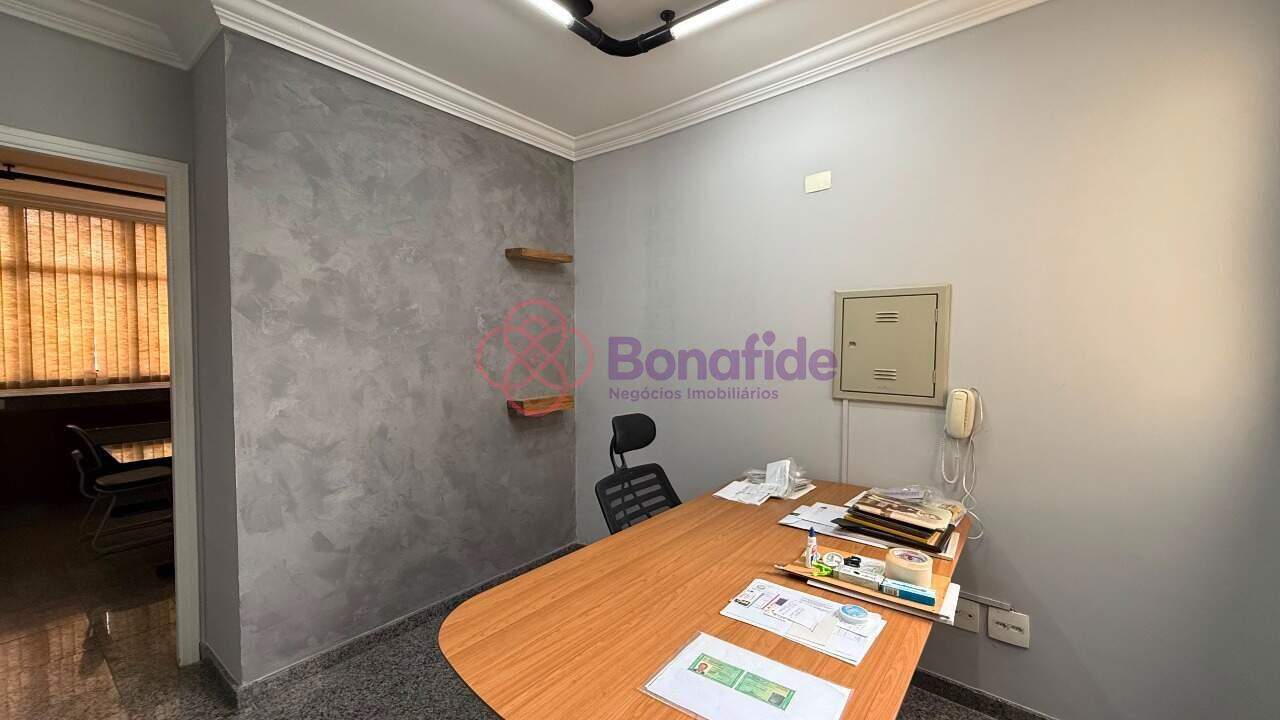 Sala à venda no Centro: 