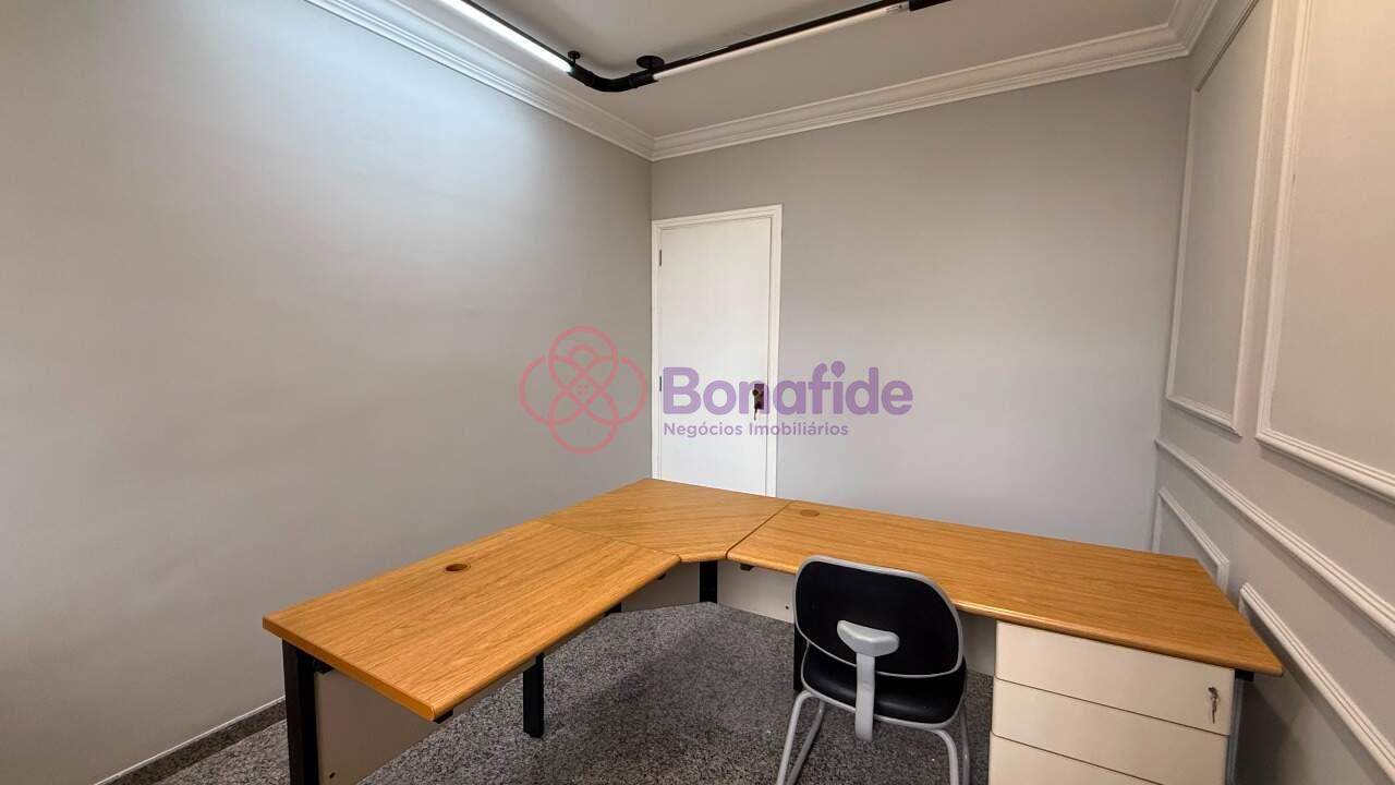 Sala à venda no Centro: 