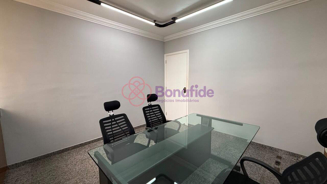 Sala à venda no Centro: 