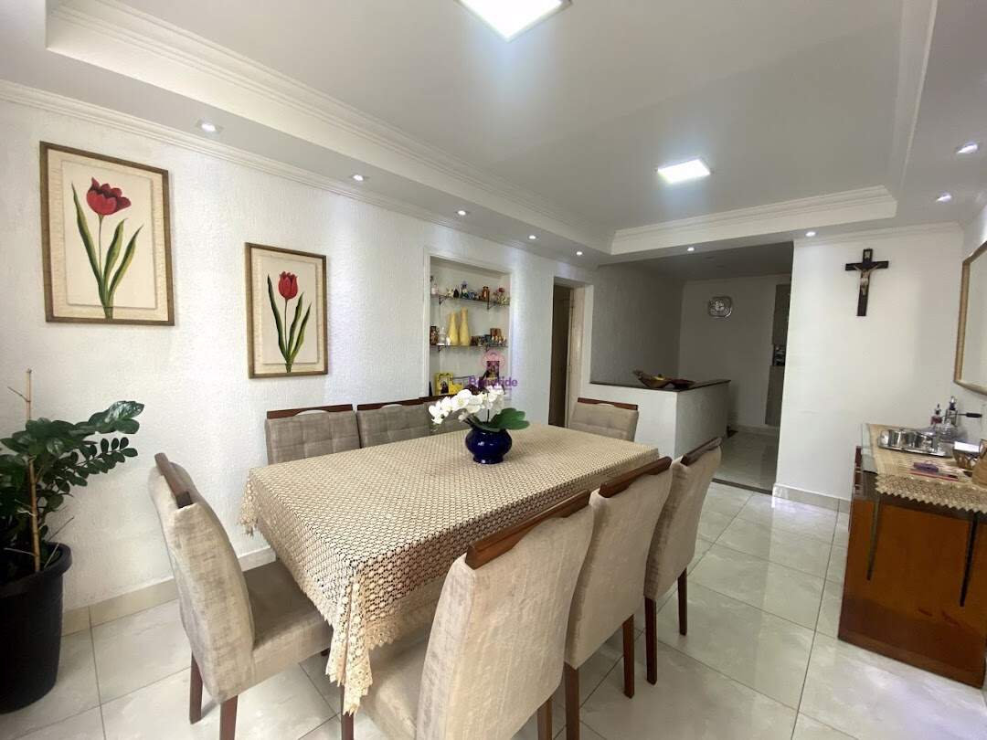 Casa à venda no Anhangabaú: 