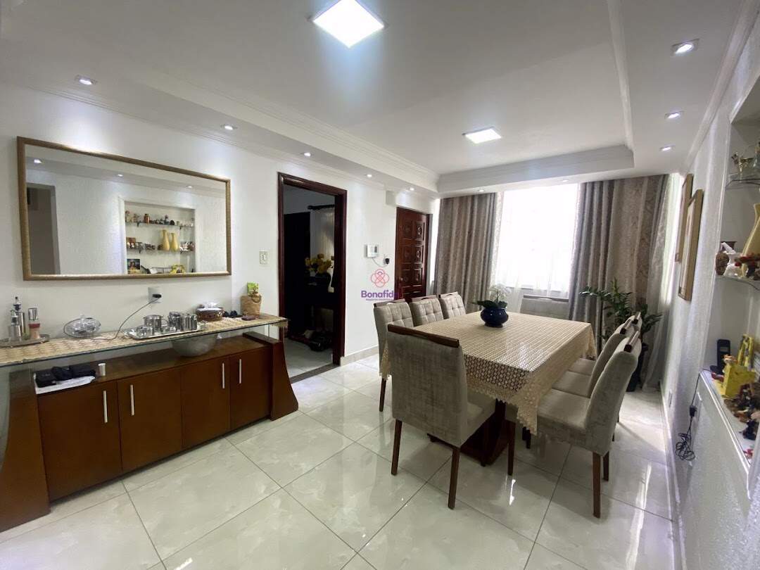 Casa à venda no Anhangabaú: 