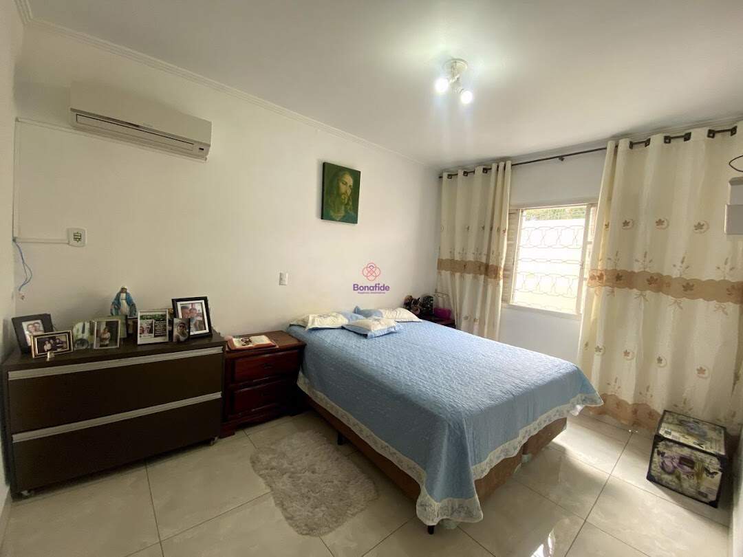 Casa à venda no Anhangabaú: 