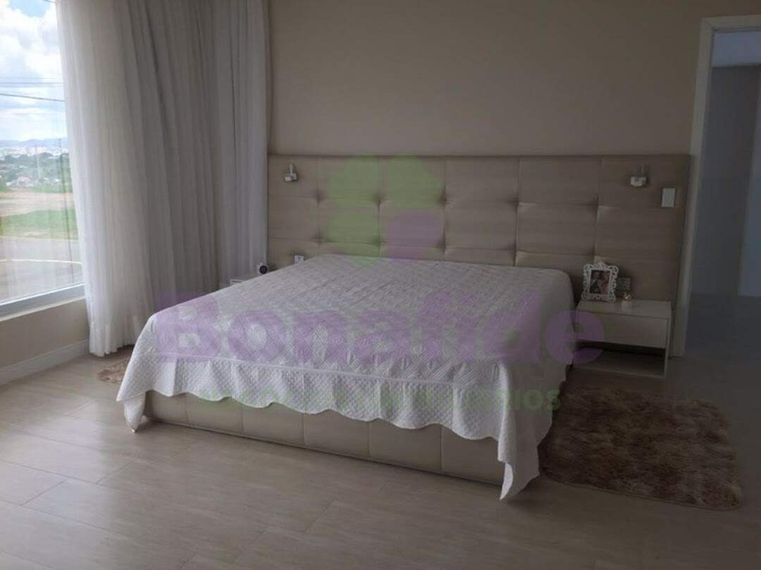 Casa à venda no Vale Azul II: 