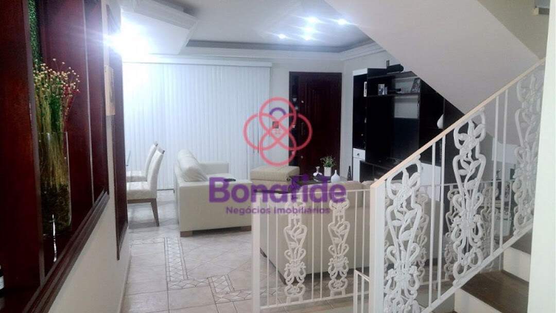 Casa à venda no Vila Galvão: 