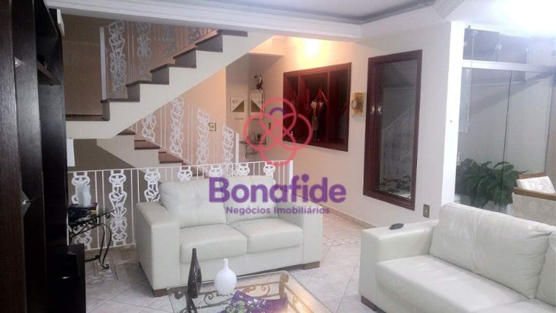 Casa à venda no Vila Galvão: 