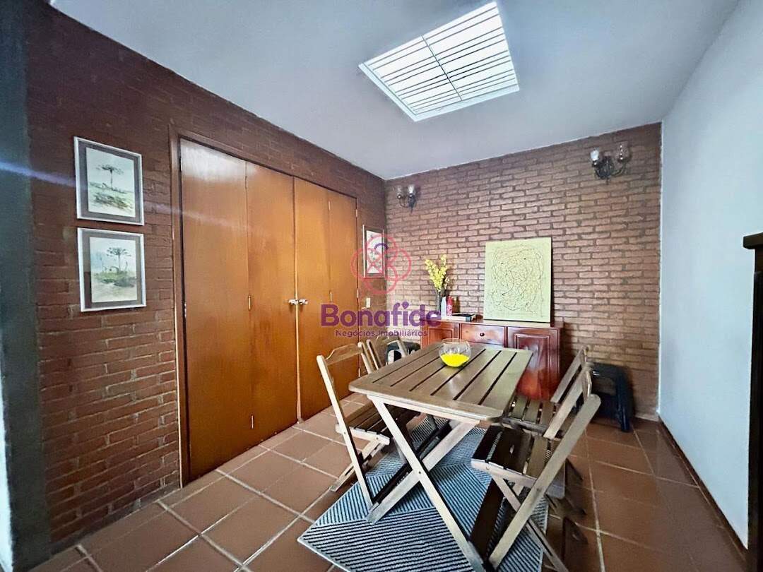 Casa à venda no Anhangabaú: 