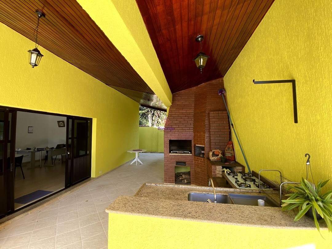 Casa à venda no Alpes dos Araçás (Jordanésia): 