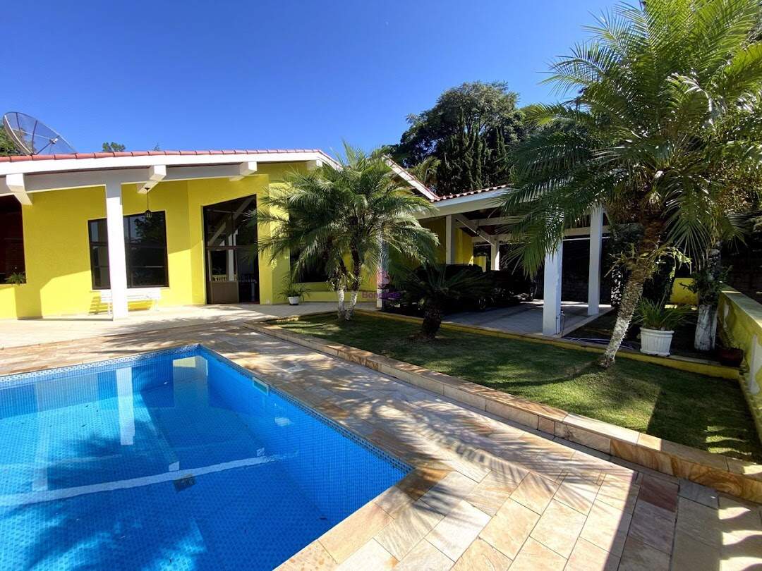 Casa à venda no Alpes dos Araçás (Jordanésia): 