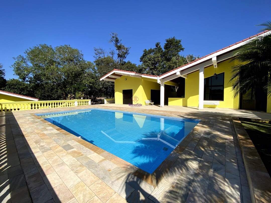 Casa à venda no Alpes dos Araçás (Jordanésia): 