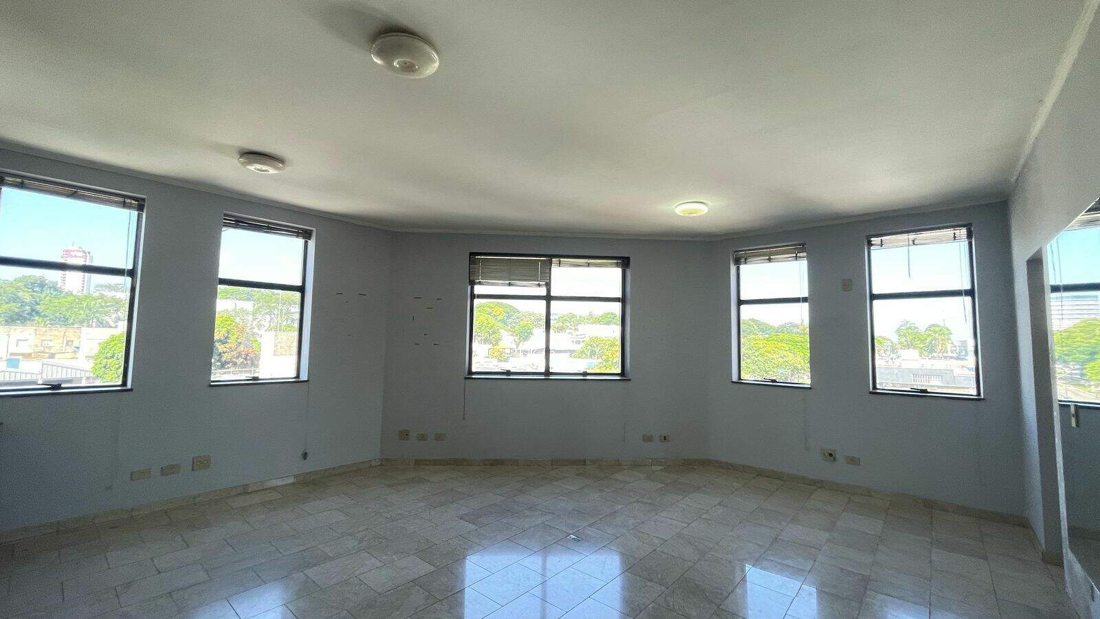 Sala à venda no Anhangabaú: 