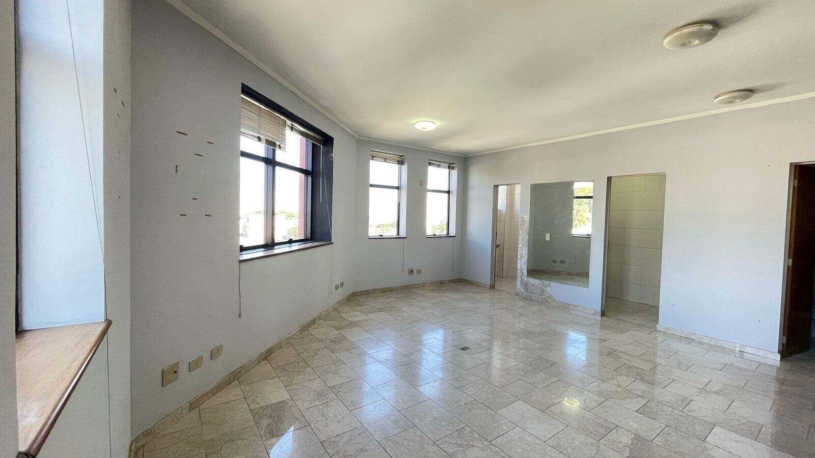 Sala à venda no Anhangabaú: 