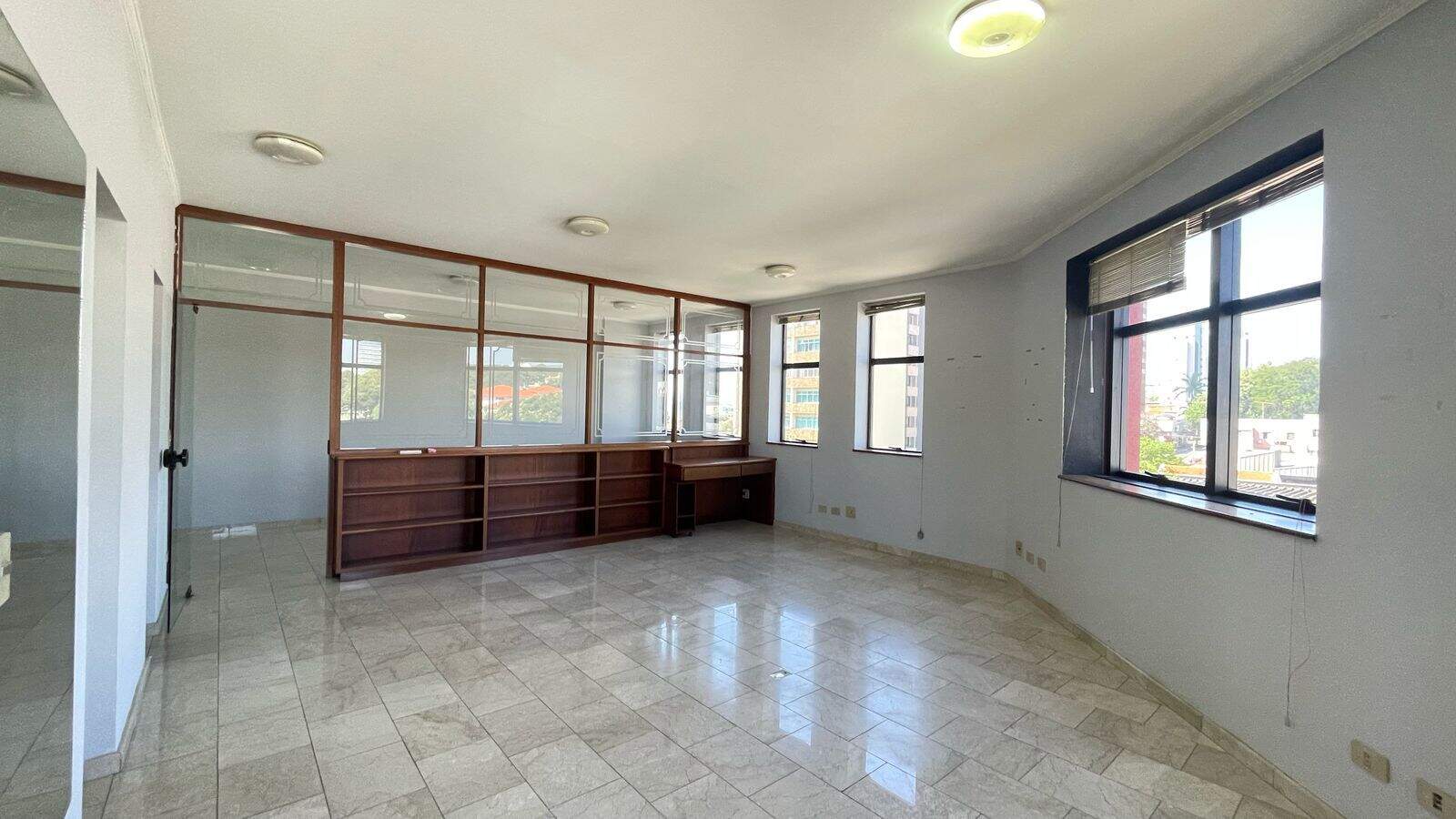 Sala à venda no Anhangabaú: 