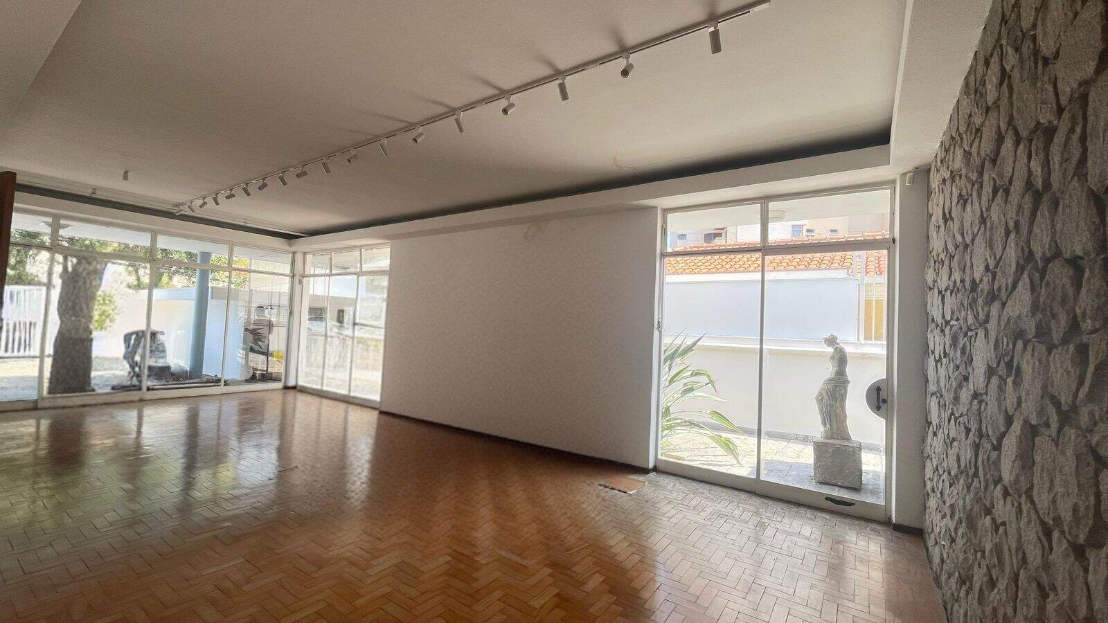 Casa à venda no Centro: 