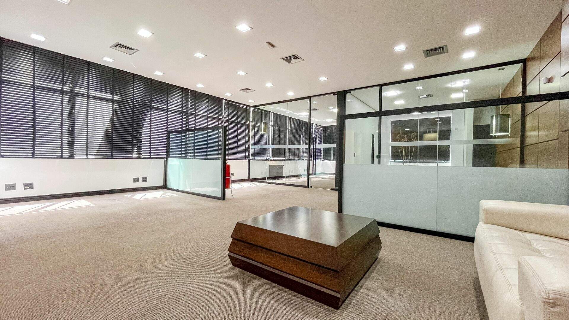 Prédio à venda no Anhangabaú: 