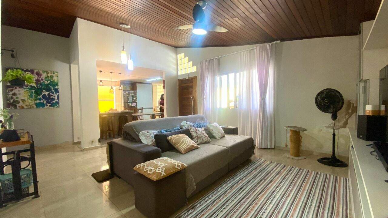 Casa à venda no Vila Vianelo: 