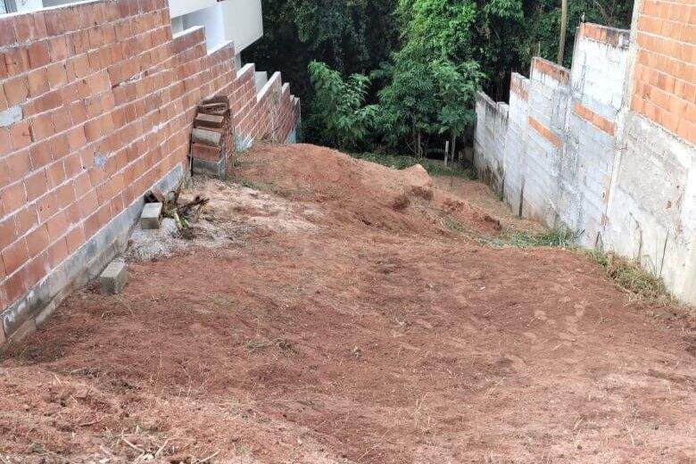Terreno à venda no Jardim Santa Gertrudes: 