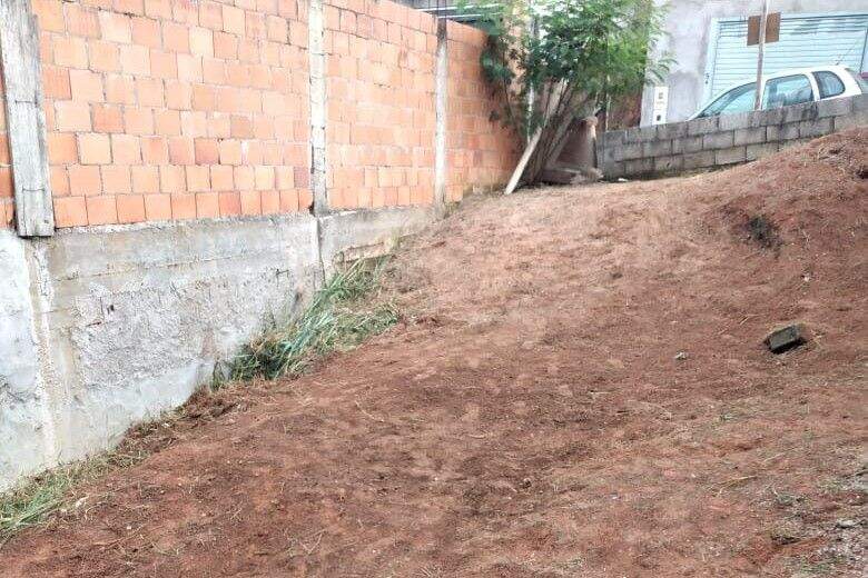 Terreno à venda no Jardim Santa Gertrudes: 