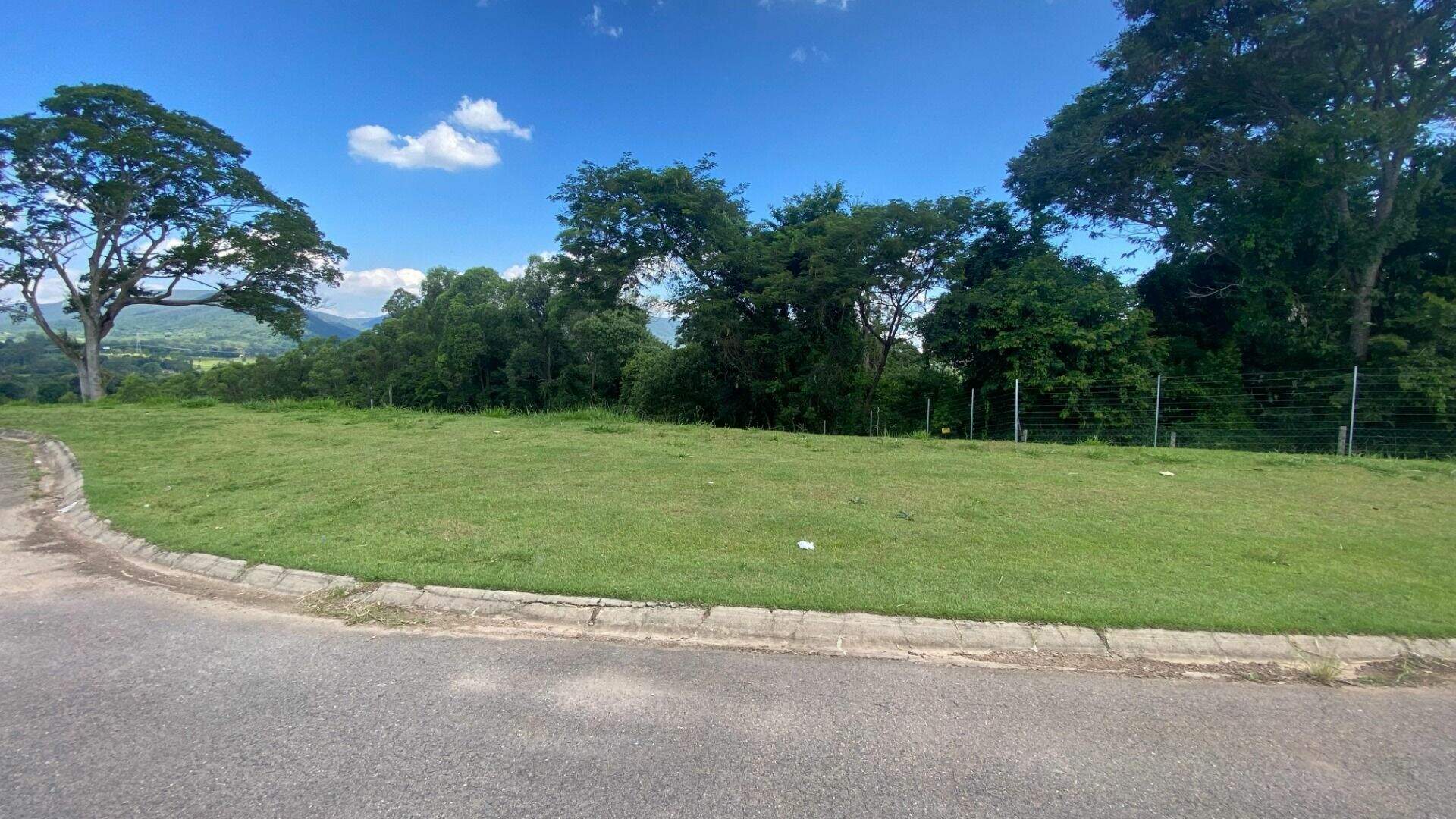 Terreno à venda no Medeiros: 