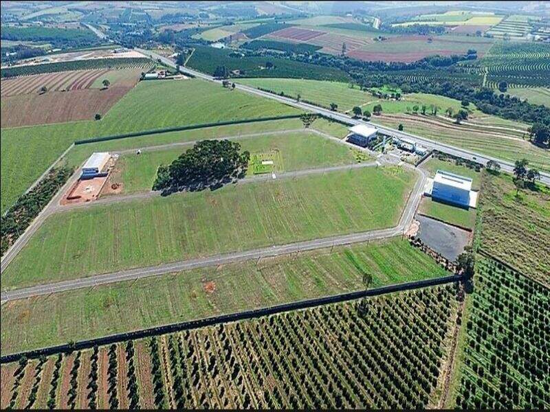 Terreno à venda no Jardim Primavera: 