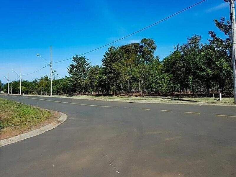 Terreno à venda no Jardim Primavera: 