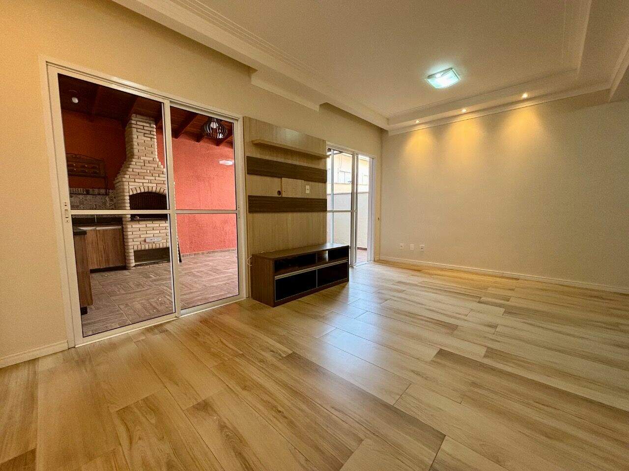 Casa à venda no Jardim Colônia: 