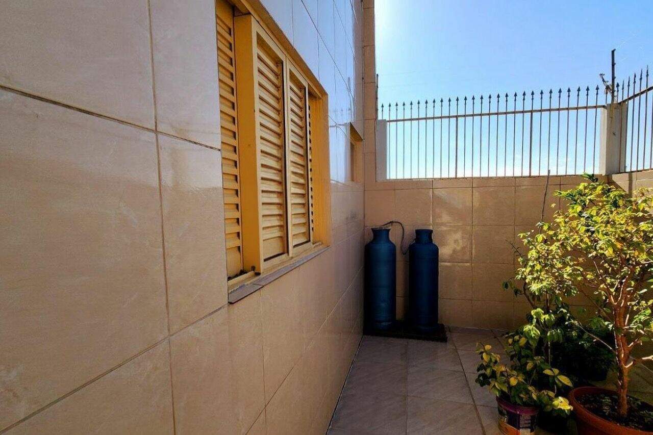 Casa à venda no Vila Galvão: 