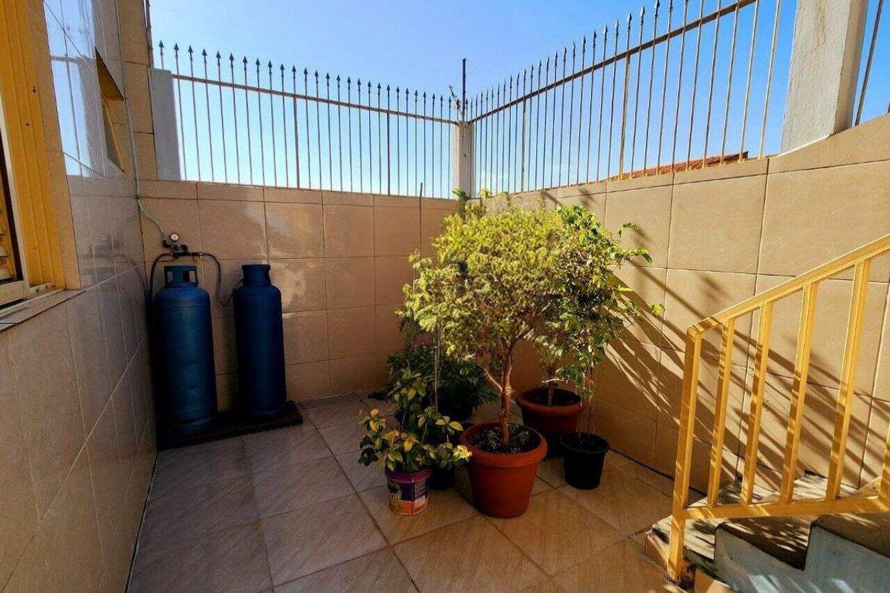 Casa à venda no Vila Galvão: 