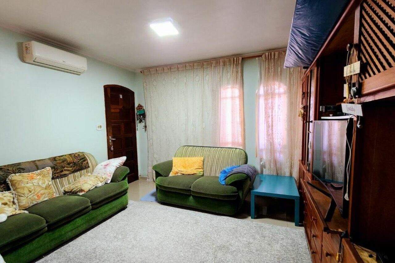 Casa à venda no Vila Galvão: 