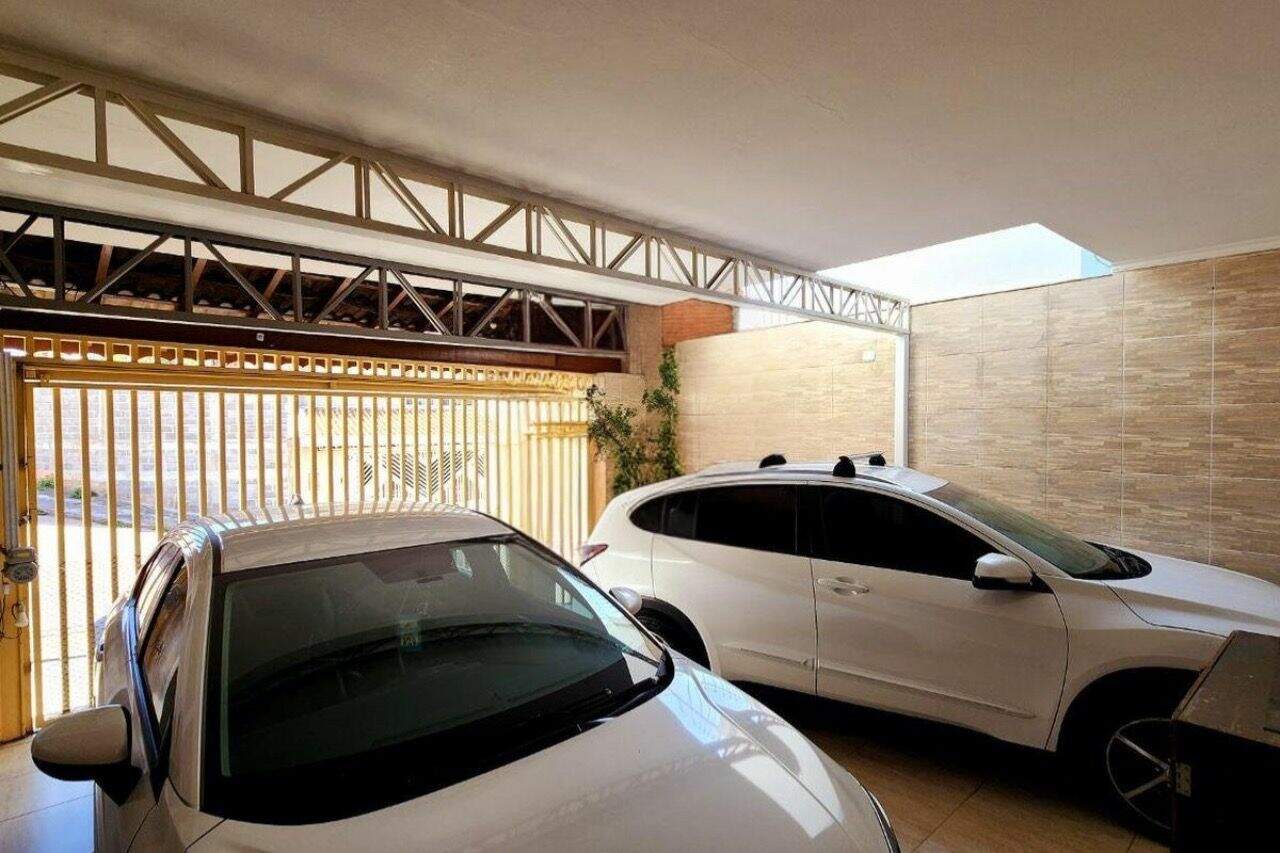 Casa à venda no Vila Galvão: 