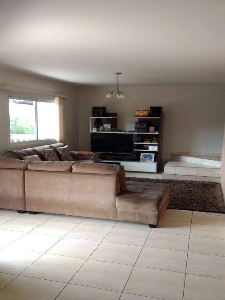 Casa à venda no Jardim Estádio: 