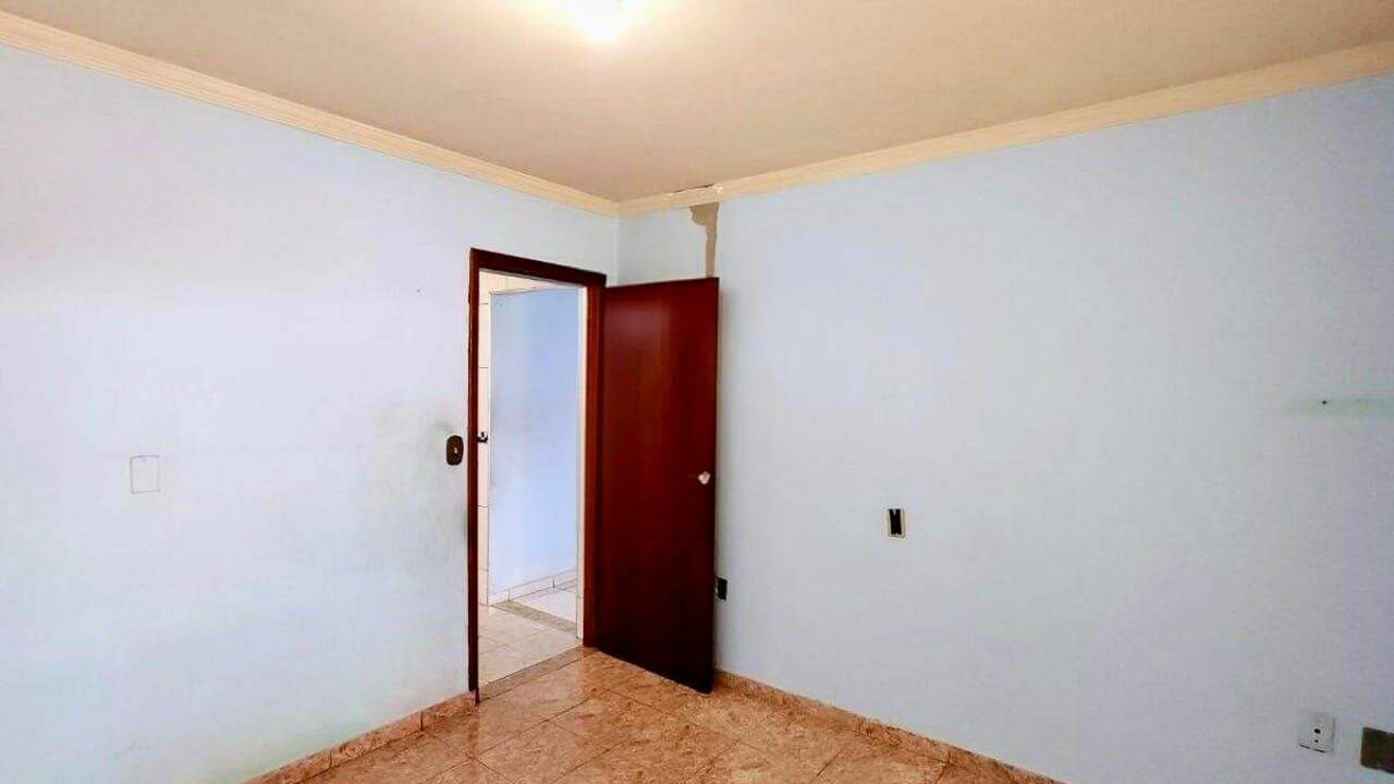 Sobrado à venda no Parque Brasília: 