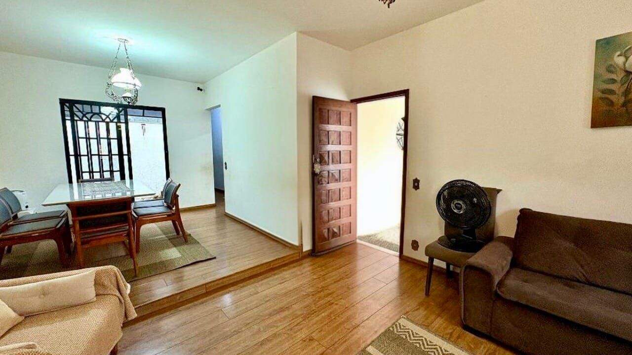 Casa à venda no Jardim das Carpas: 