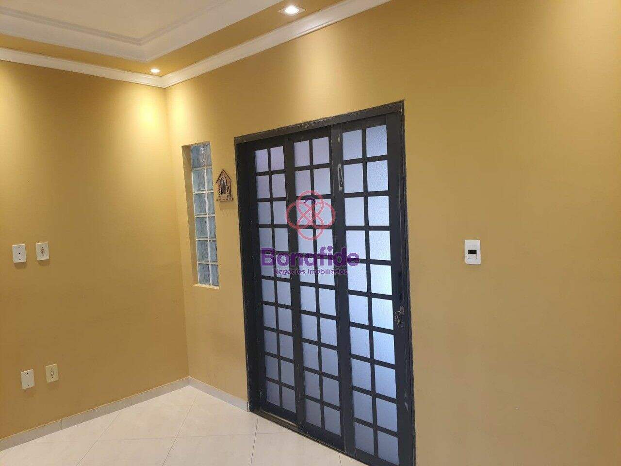 Sobrado à venda no Vila Popular: 