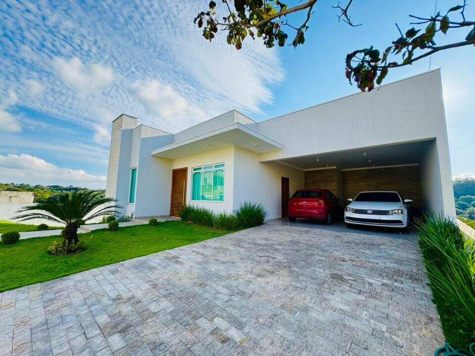 Casa à venda no Cambarah: 