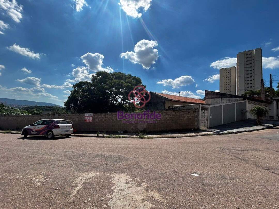 Terreno à venda no Jardim Roma: 