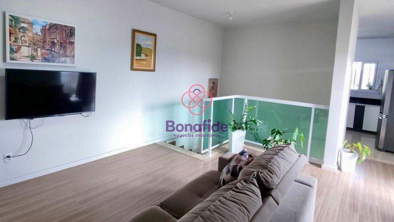 Sobrado à venda no Parque Residencial Jundiaí: 