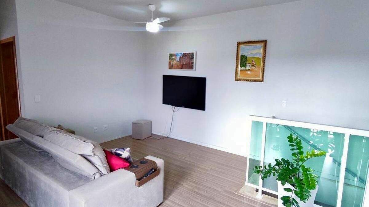 Sobrado à venda no Parque Residencial Jundiaí: 