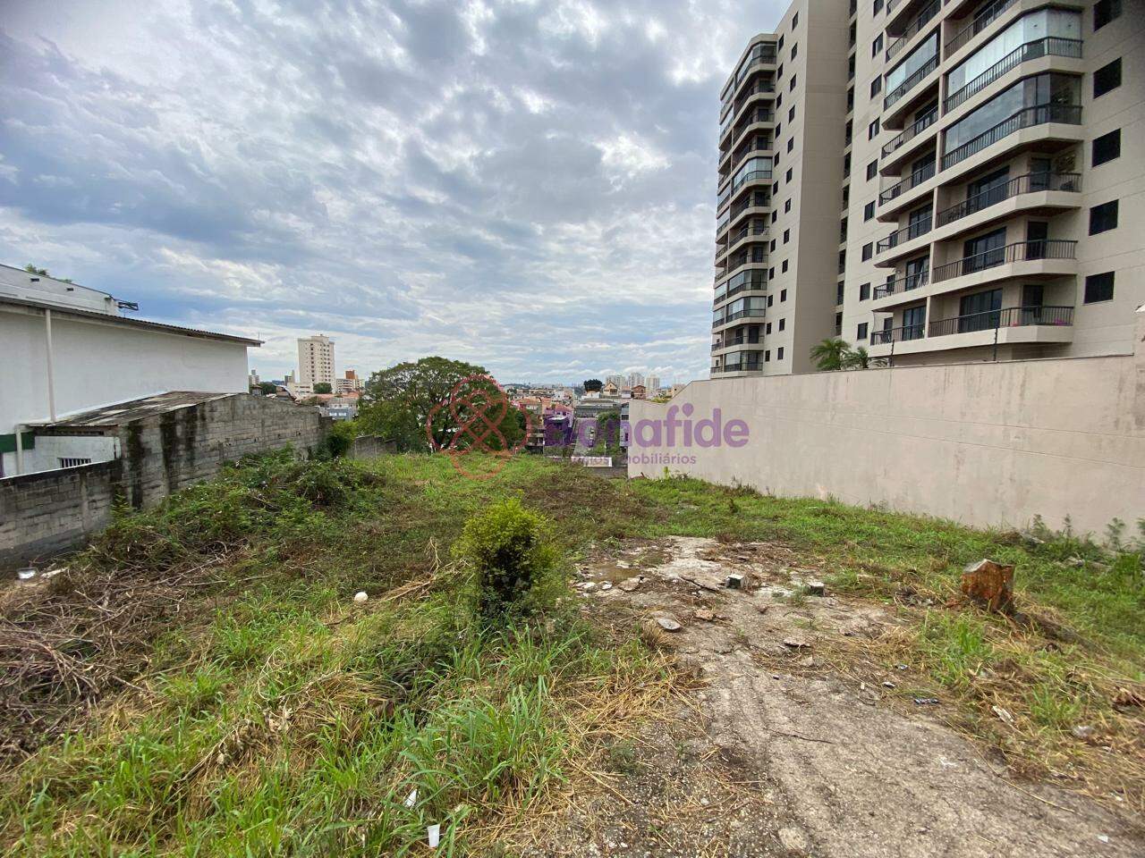 Terreno à venda no Anhangabaú: 