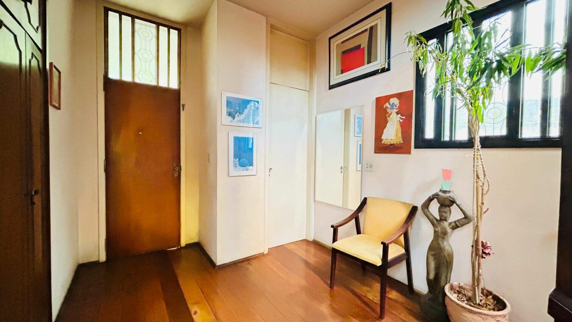 Casa à venda no Anhangabaú: 