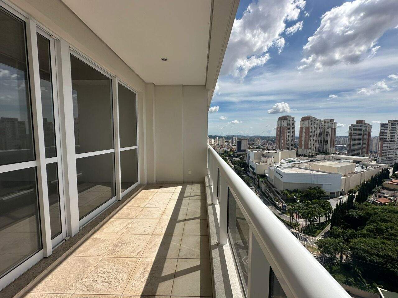 Sala à venda no Alto do Anhangabau: 