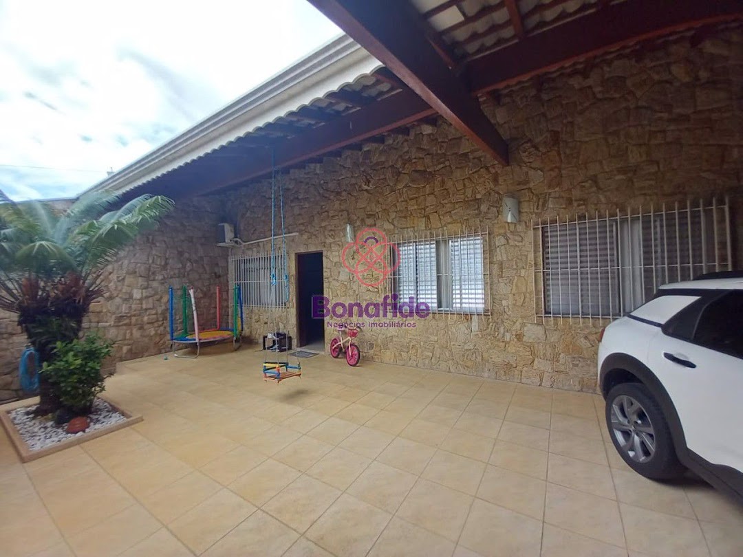 Casa à venda no Jardim Trevo: 