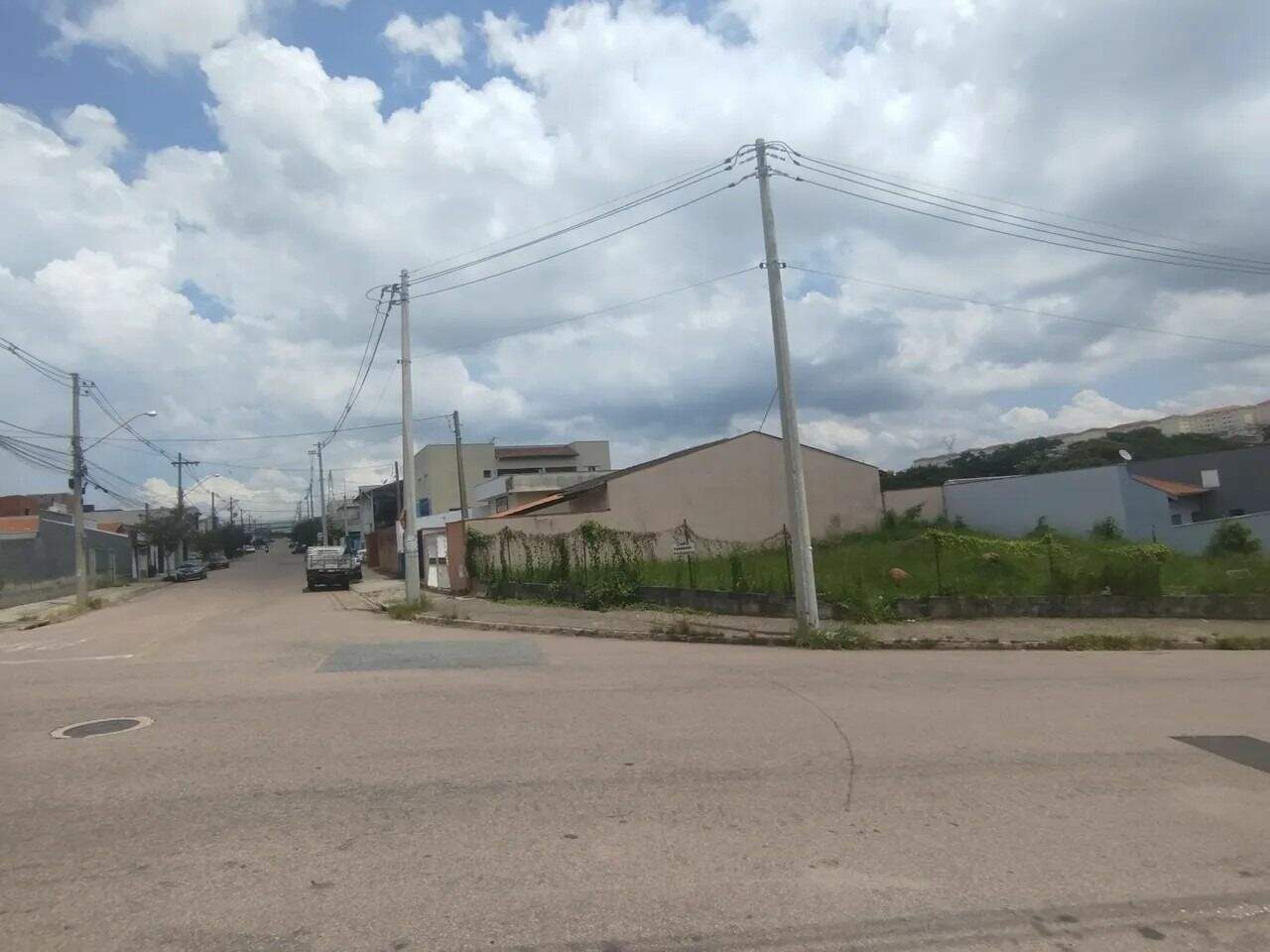 Terreno à venda no Parque Residencial Jundiaí: 